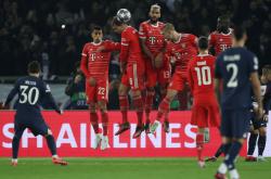 开云体育官方网站-门兴格拉德巴赫主场击败沙尔克04，升至积分榜首