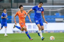 开云体育官网-大连人客场惨败，积分暂居中下游