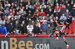 开云体育官方网站-沃特福德客场不敌曼联，输球悔恨重新整装的简单介绍