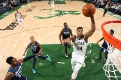 开云体育官方网站-雄鹿主场大胜魔术，实现四连胜