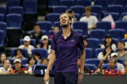 开云APP-西班牙网球队力克英国网球队，梅德韦杰夫制霸全场的简单介绍