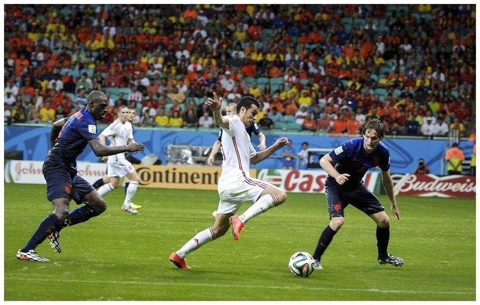 包含希腊队遗憾输给斯洛文尼亚欧预赛排名下滑的词条