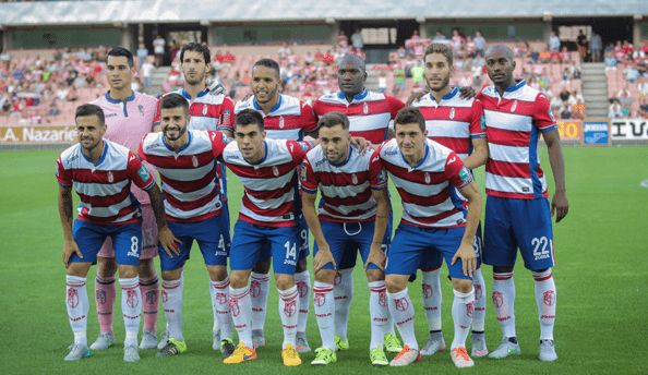 格拉纳达连胜战意昂扬，登顶积分榜