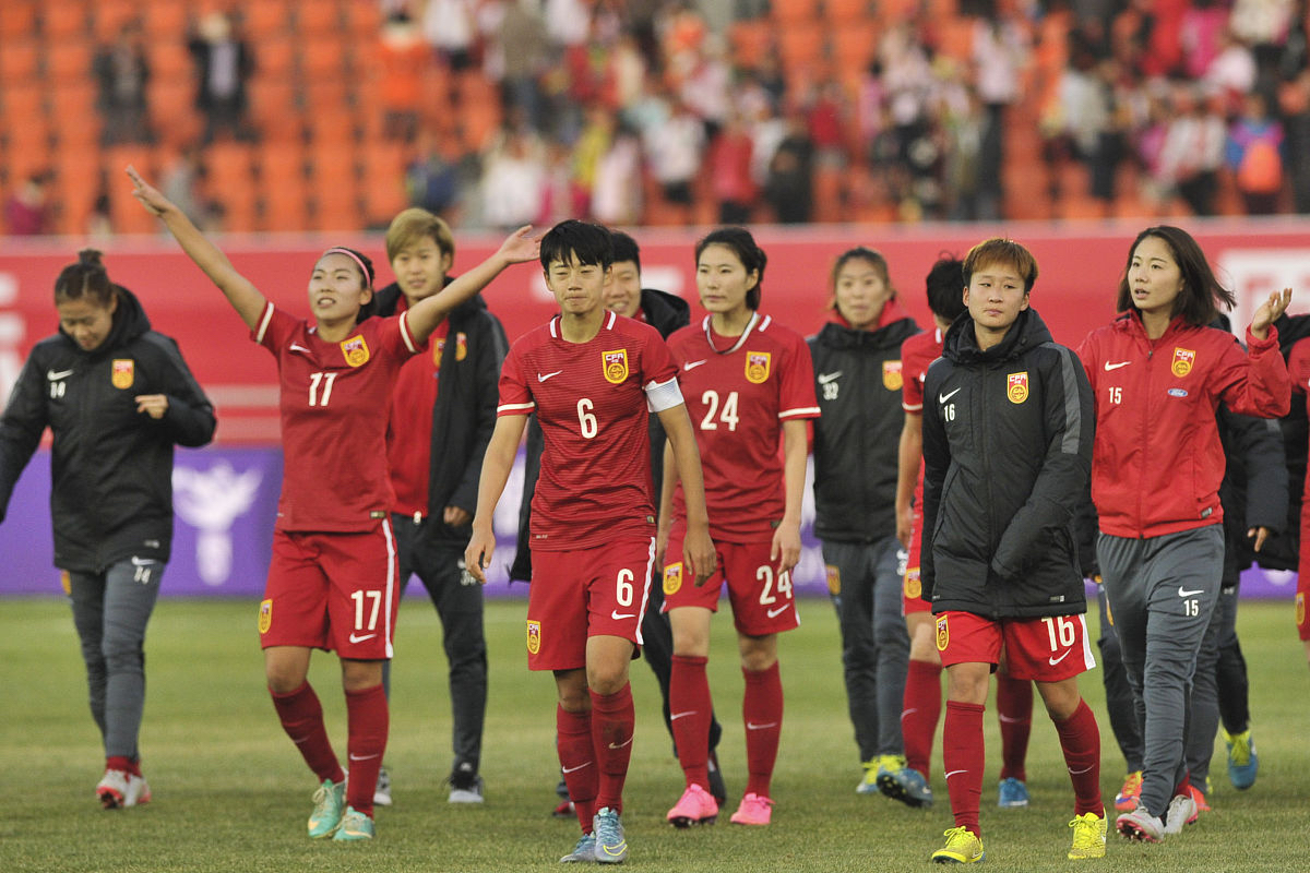 教练战术妙招：球员表现亮眼取得胜利