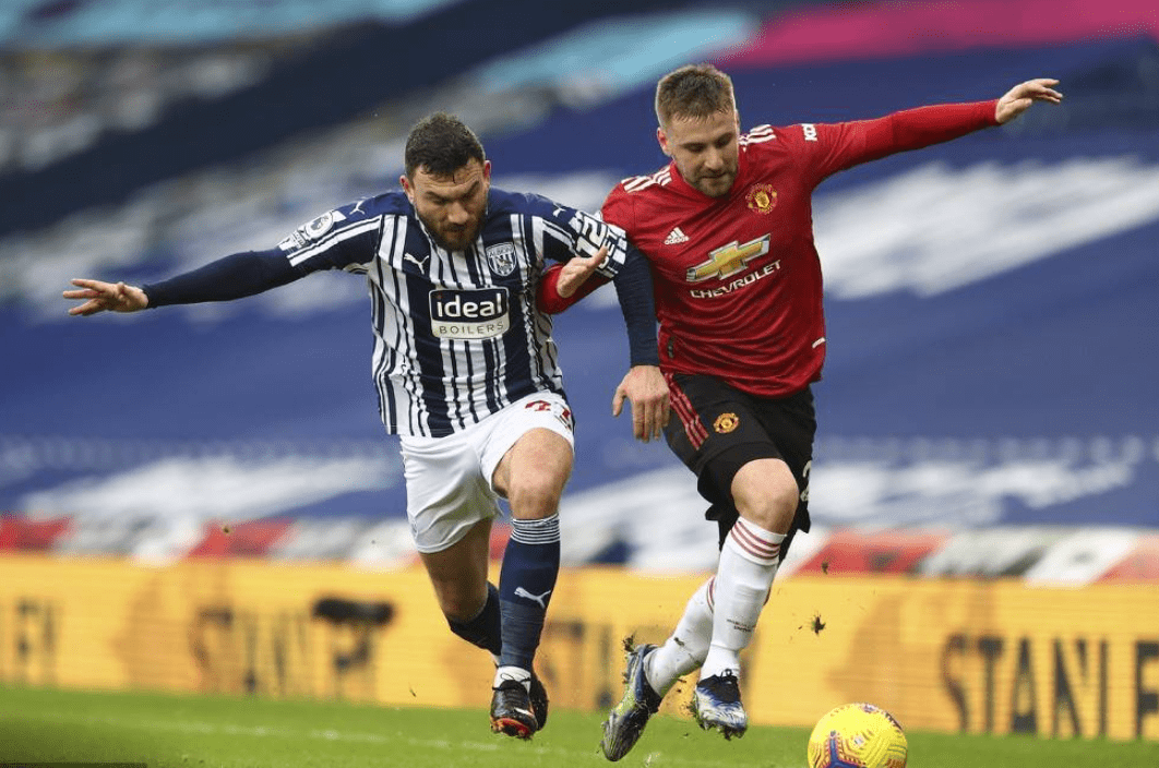 包含曼联客场惨败西布朗，前四形势岌岌可危的词条