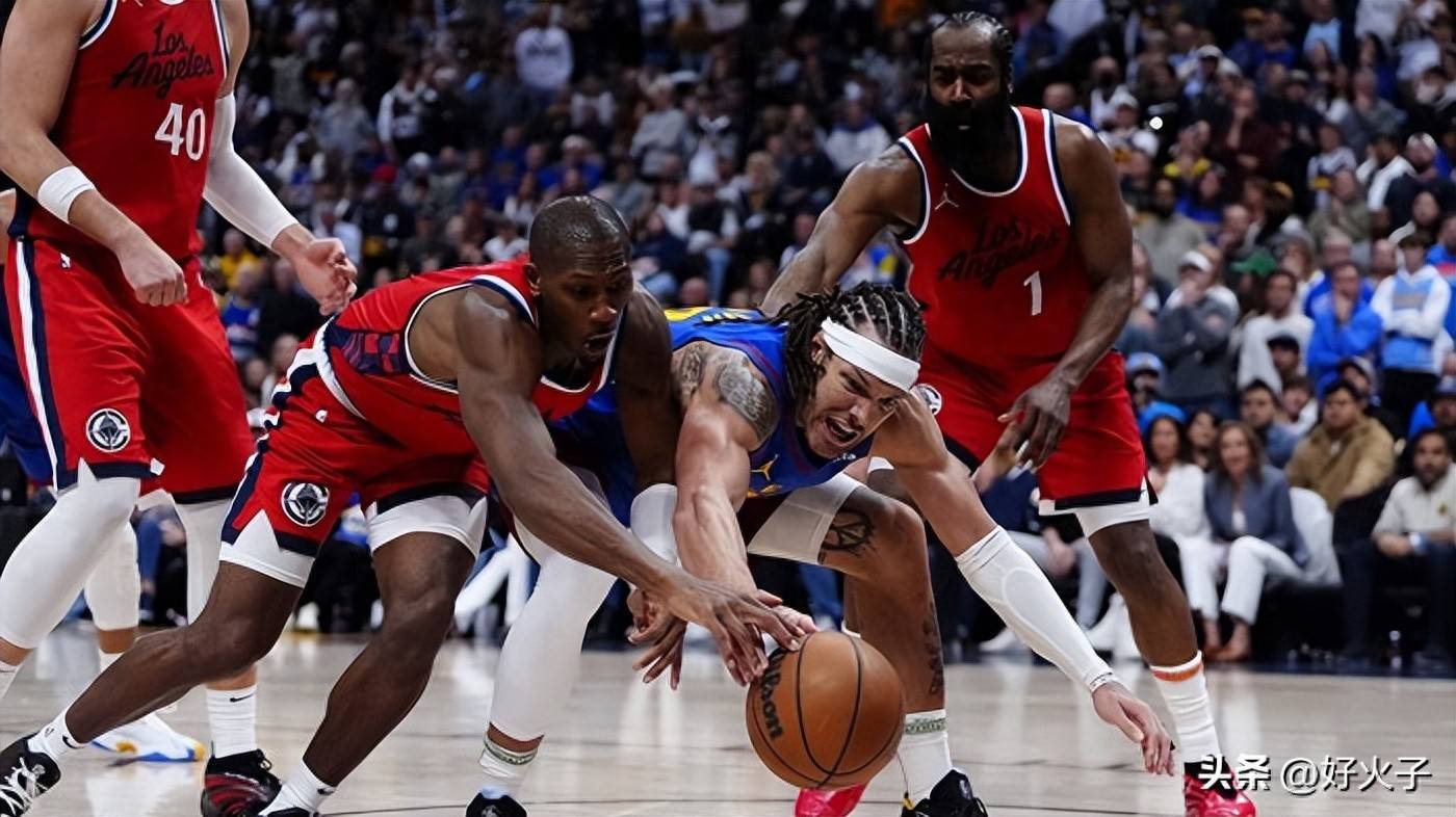 关于掘金碾压尼克斯，西蒙斯制霸全场的信息