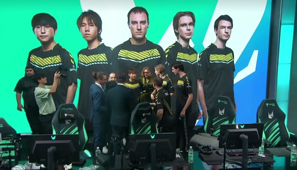 EDG轻取FNC，Perkz操刀奇招英雄翻盘鏖战多局成都决赛之夜，让粉丝疯狂欢呼的简单介绍