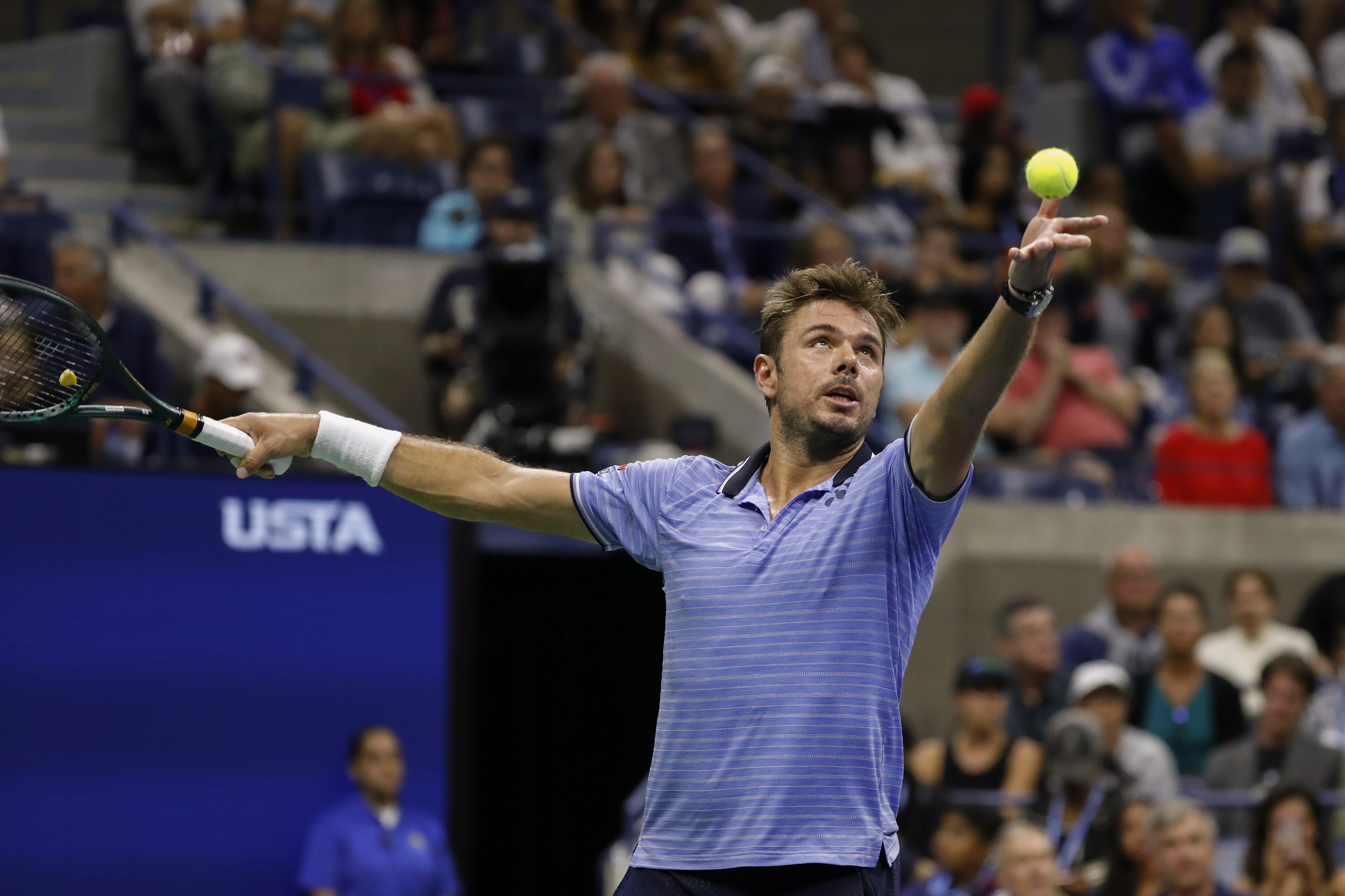 包含英国网球队险胜日本网球队，瓦林卡打破历史纪录的词条